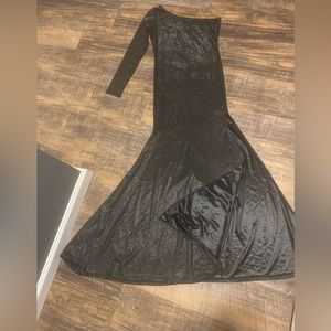 No Brand Medium Black Dress with leg slit